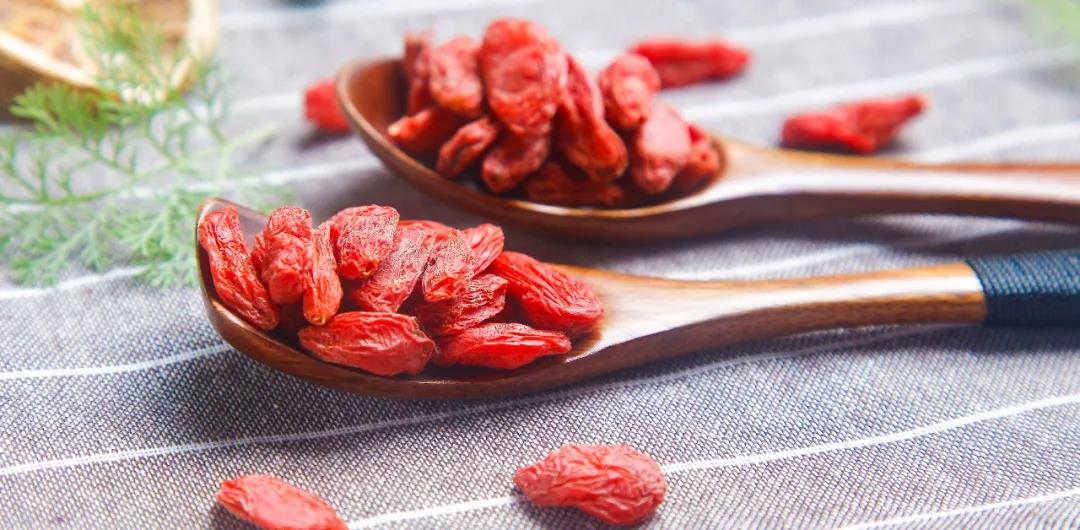 眼睛累了吃什么護(hù)眼？這種食物家家都有！