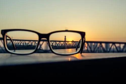 好視力眼貼分享：防藍(lán)光眼鏡真的管用嗎？