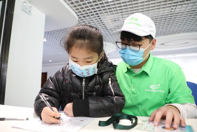 科學(xué)防控近視，共筑光明未來|科普公益活動(dòng)走進(jìn)溫醫(yī)大眼健康科普館鄭州分館