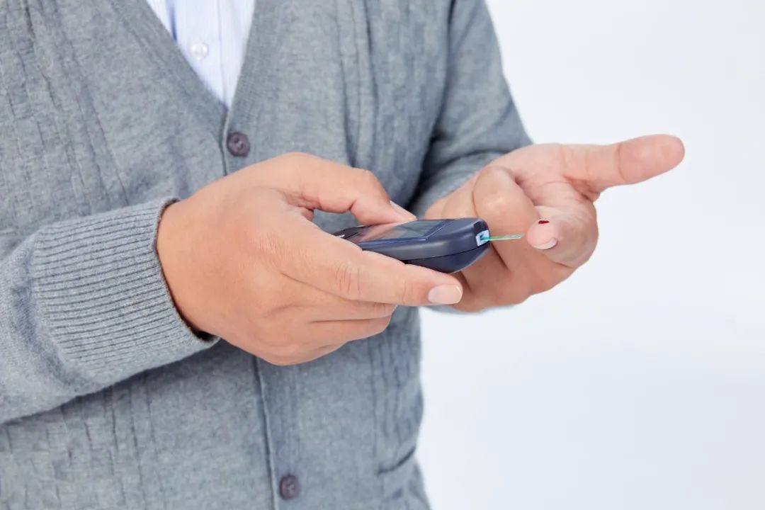 中老年人眼睛亮晶晶，多是長期保持這5個好習(xí)慣